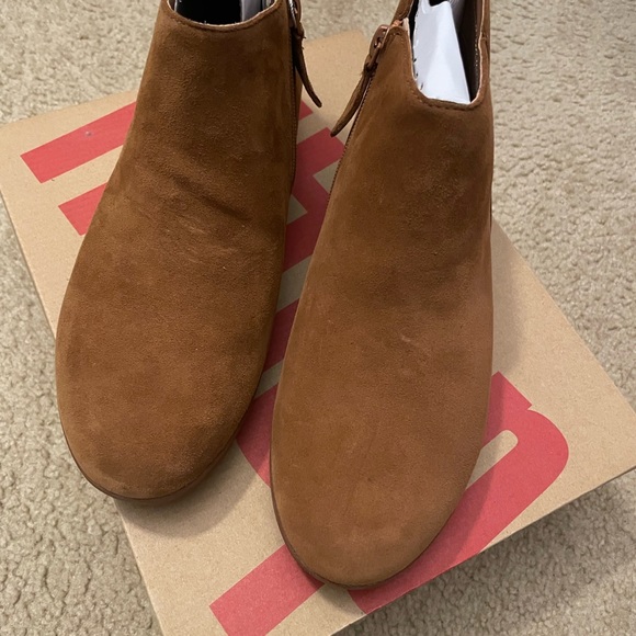 Fitflop SUMI Suede Ankle Booties - Picture 3 of 5